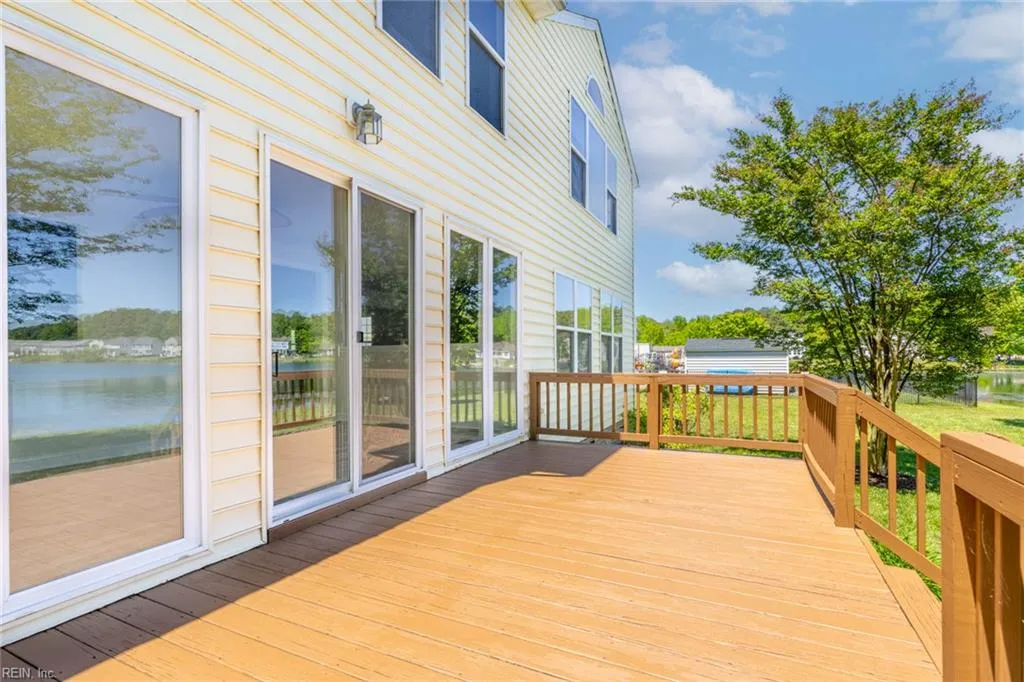 Chesapeake, Virginia 23323, United States, 4 Bedrooms Bedrooms, ,4 BathroomsBathrooms,Residential,Pending,120864