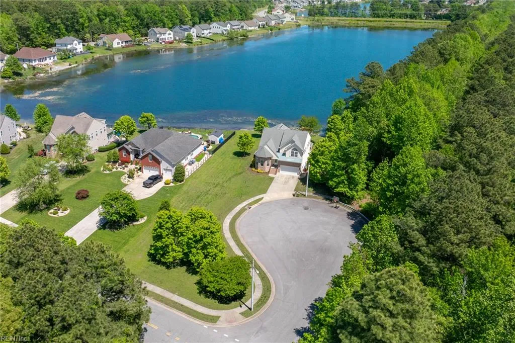 Chesapeake, Virginia 23323, United States, 4 Bedrooms Bedrooms, ,4 BathroomsBathrooms,Residential,Pending,120864