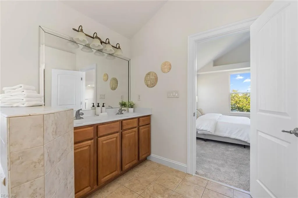 Chesapeake, Virginia 23323, United States, 4 Bedrooms Bedrooms, ,4 BathroomsBathrooms,Residential,Pending,120864