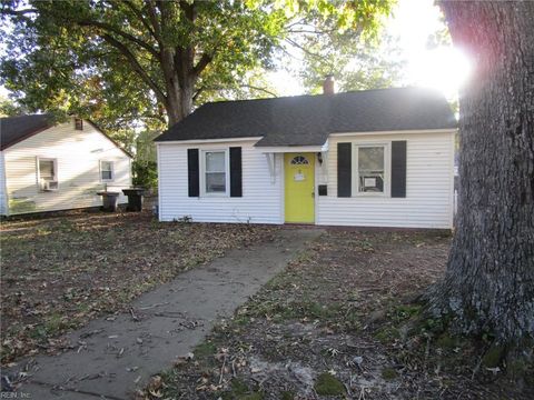 Photo of 919 Ridgeway Avenue, Hampton, VA 23661 (MLS # 10633516)