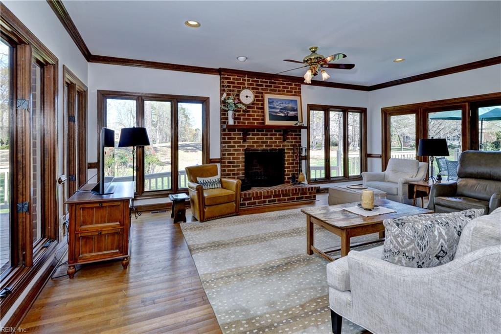 640 Fairfax WAY