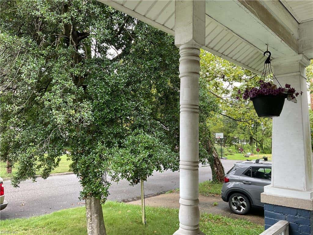 Photo of 1524 Mathews Terrace, Portsmouth, VA 23704 (MLS # 10645844)