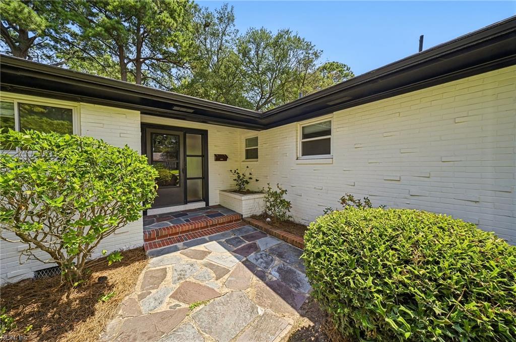 Photo of 7077 Kirby Crescent, Norfolk, VA 23505 (MLS # 10649965)