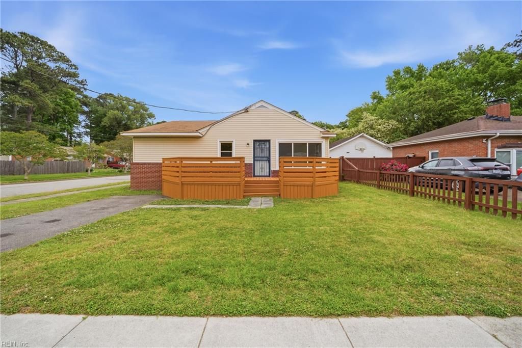 Photo of 1120 Clarence Street, Norfolk, VA 23502 (MLS # 10632606)