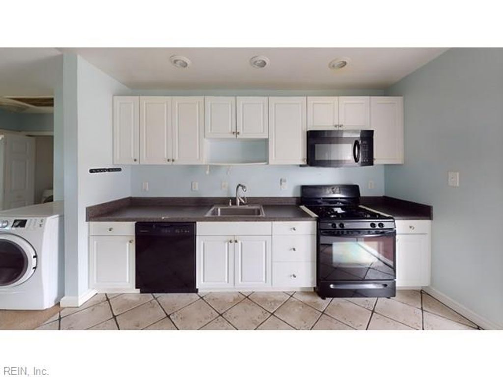 Photo of 1424 Myrtle Avenue, Chesapeake, VA 23325 (MLS # 10623947)