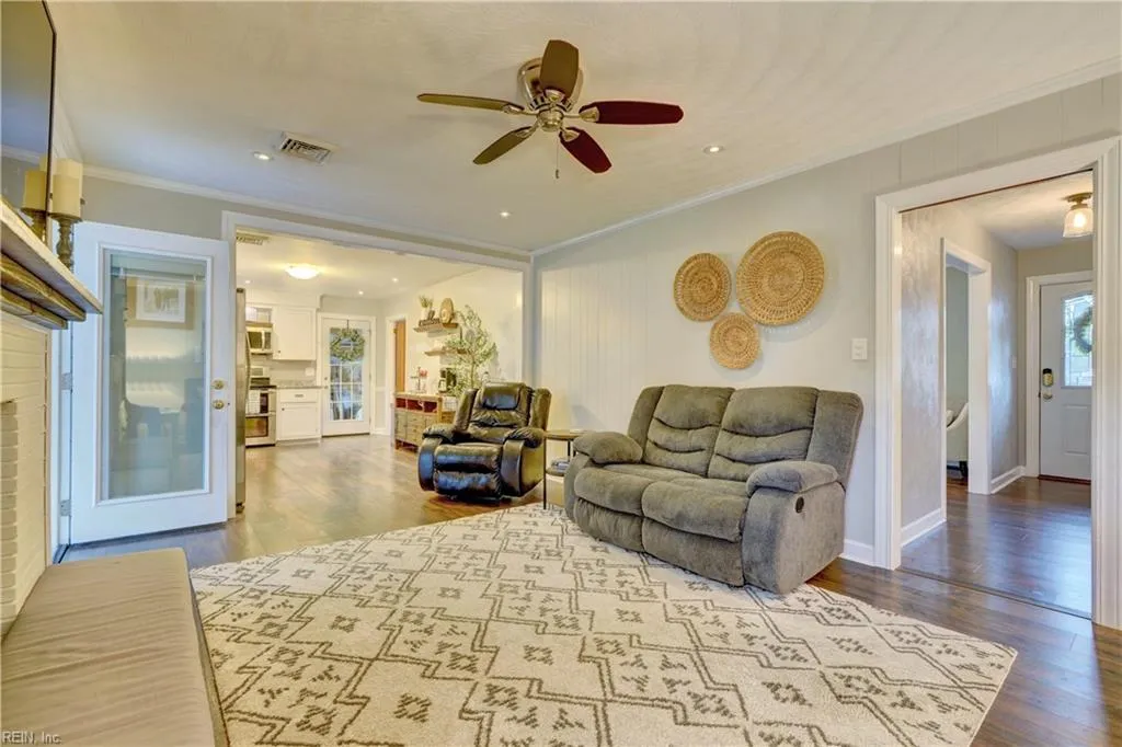 Portsmouth, Virginia 23701, United States, 3 Bedrooms Bedrooms, ,2 BathroomsBathrooms,Residential,Pending,7557