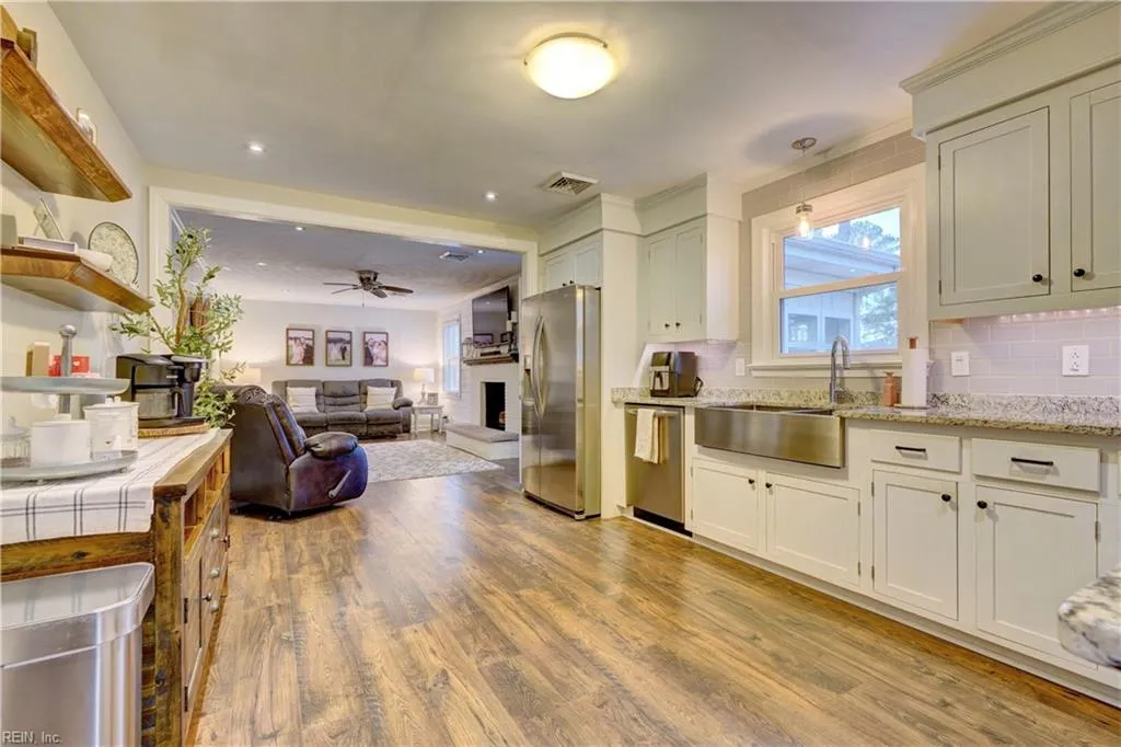 Portsmouth, Virginia 23701, United States, 3 Bedrooms Bedrooms, ,2 BathroomsBathrooms,Residential,Pending,7557