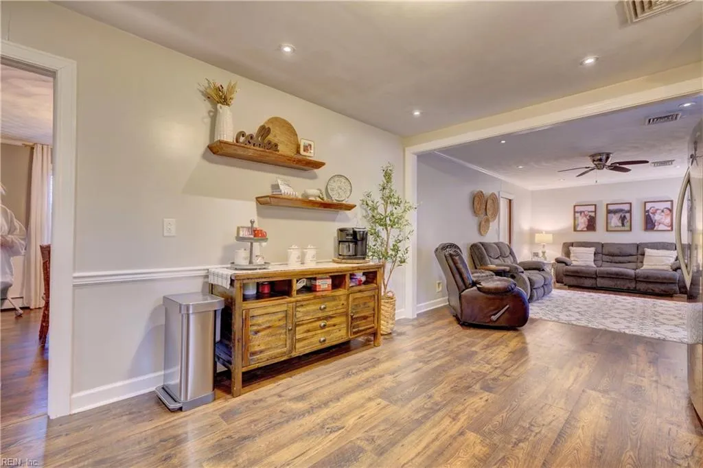 Portsmouth, Virginia 23701, United States, 3 Bedrooms Bedrooms, ,2 BathroomsBathrooms,Residential,Pending,7557