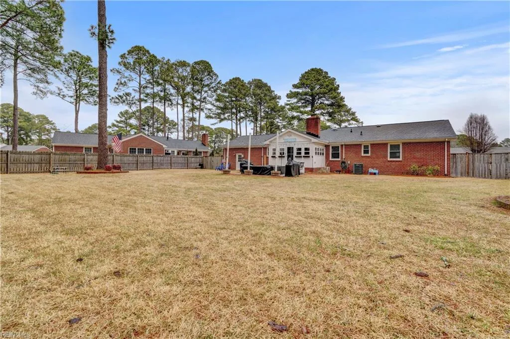 Portsmouth, Virginia 23701, United States, 3 Bedrooms Bedrooms, ,2 BathroomsBathrooms,Residential,Pending,7557