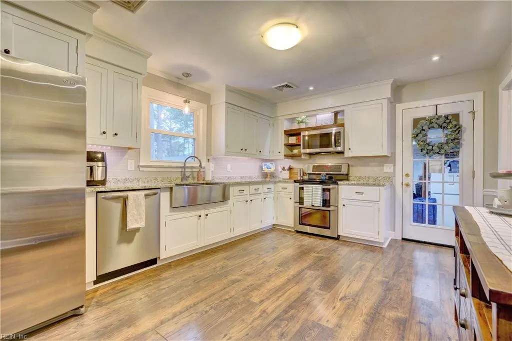 Portsmouth, Virginia 23701, United States, 3 Bedrooms Bedrooms, ,2 BathroomsBathrooms,Residential,Pending,7557