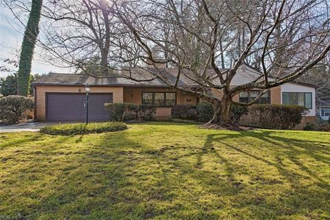 Photo of 5 Crestmont Place, Newport News, VA 23606 (MLS # 10620972)