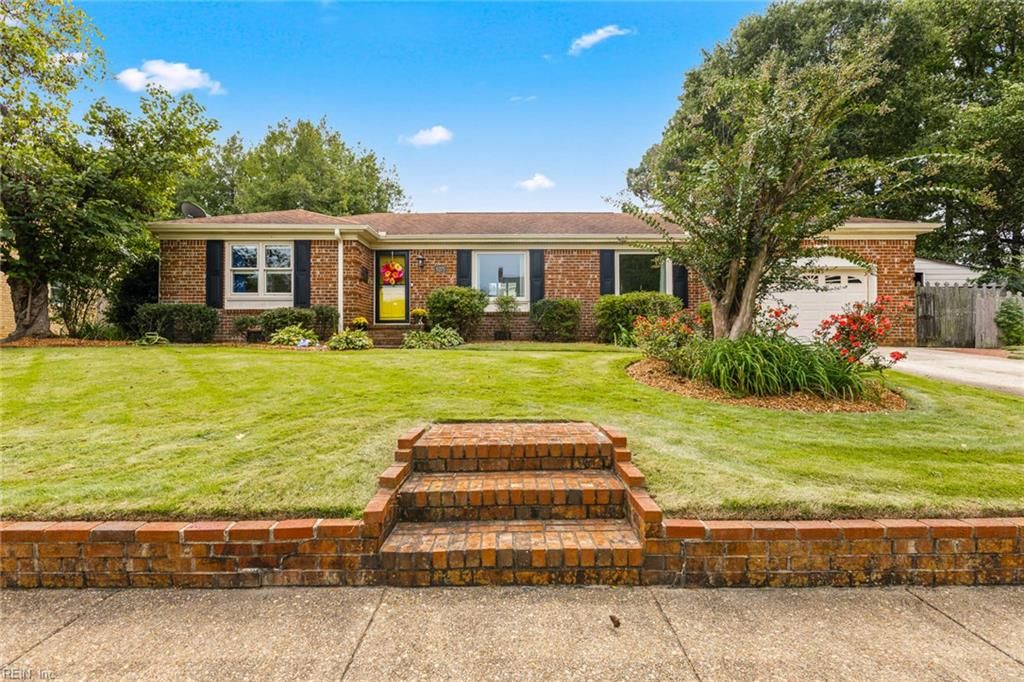 Photo of 5275 Beaumont Drive, Virginia Beach, VA 23464 (MLS # 10608413)