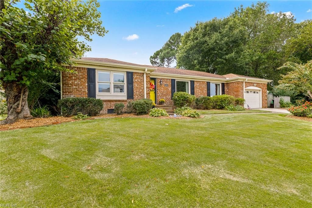 Photo of 5275 Beaumont Drive, Virginia Beach, VA 23464 (MLS # 10608413)