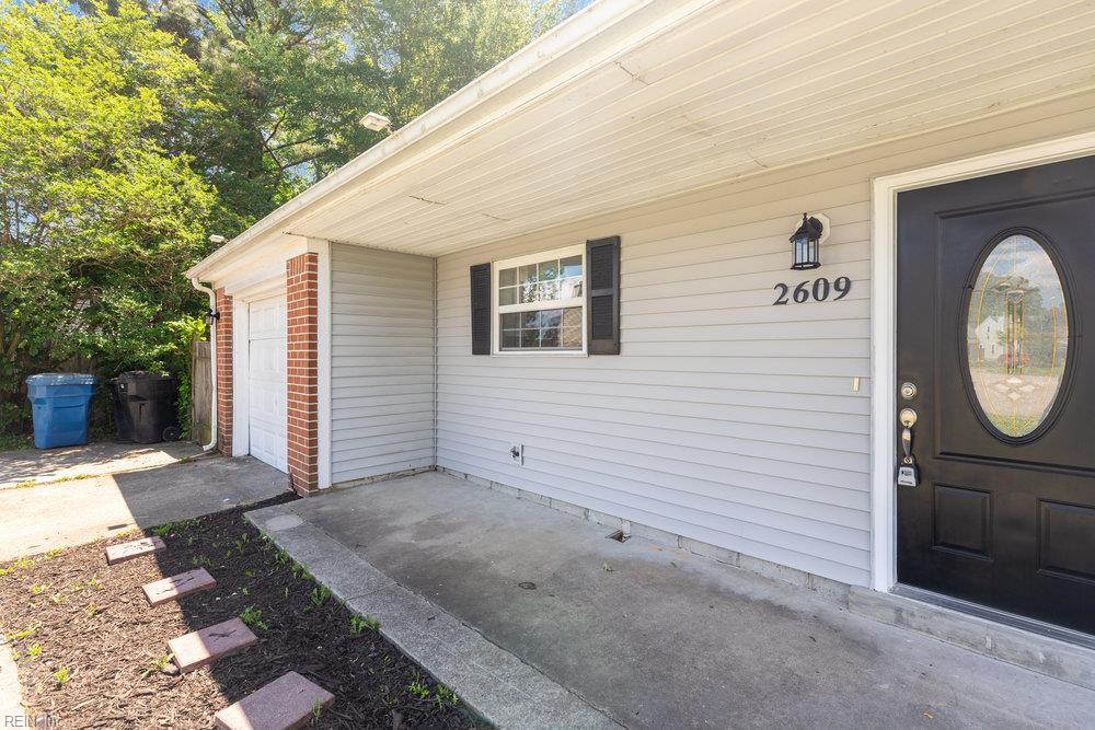 2609 Luzerne CIR