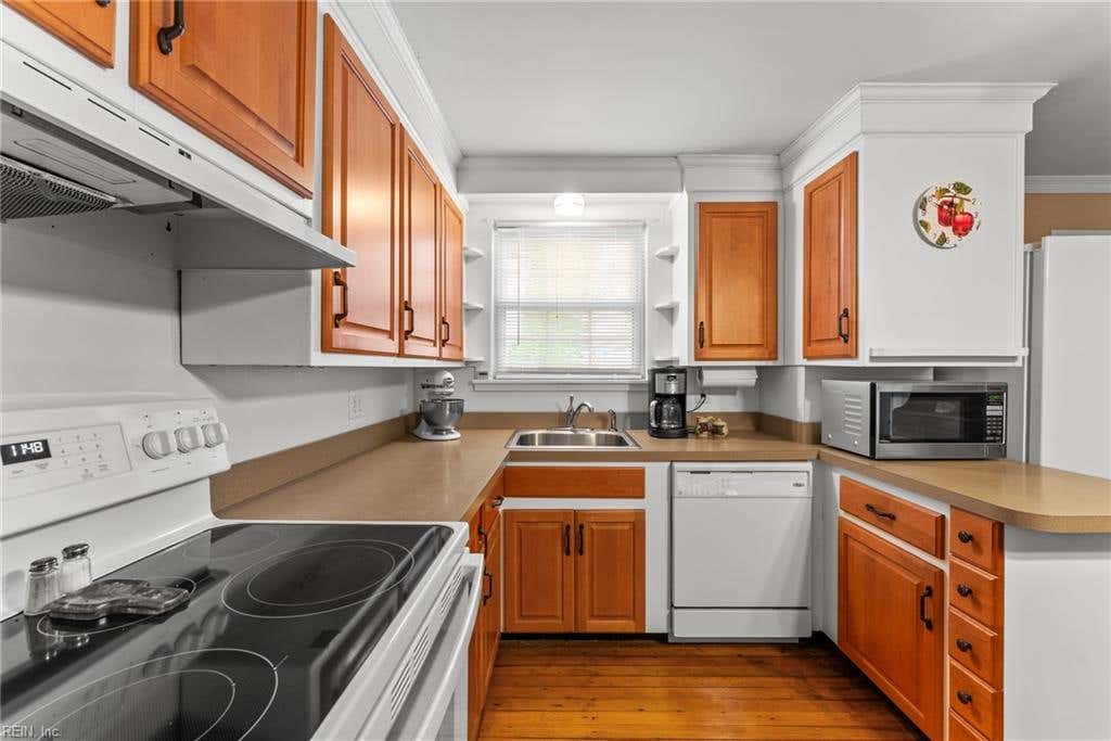Photo of 21 Main Street, Wachapreague, VA 23480 (MLS # 10644766)