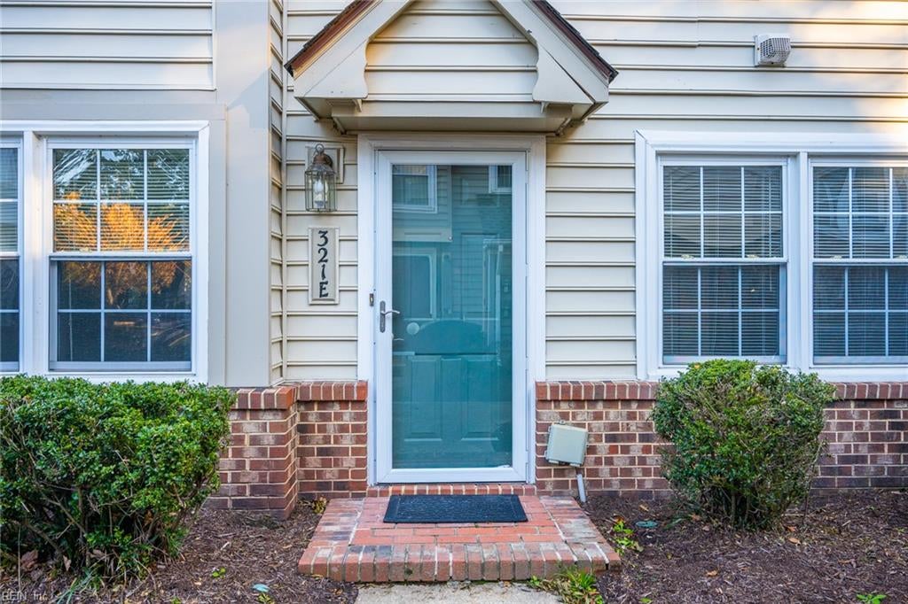 Photo of 321 Wimbledon Chase #E, Chesapeake, VA 23320 (MLS # 10659315)