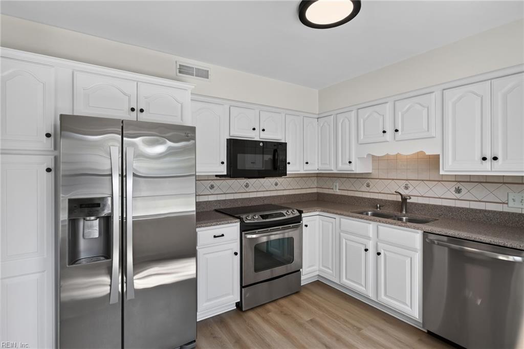 Photo of 5229 Stratford Chase Drive, Virginia Beach, VA 23464 (MLS # 10652225)