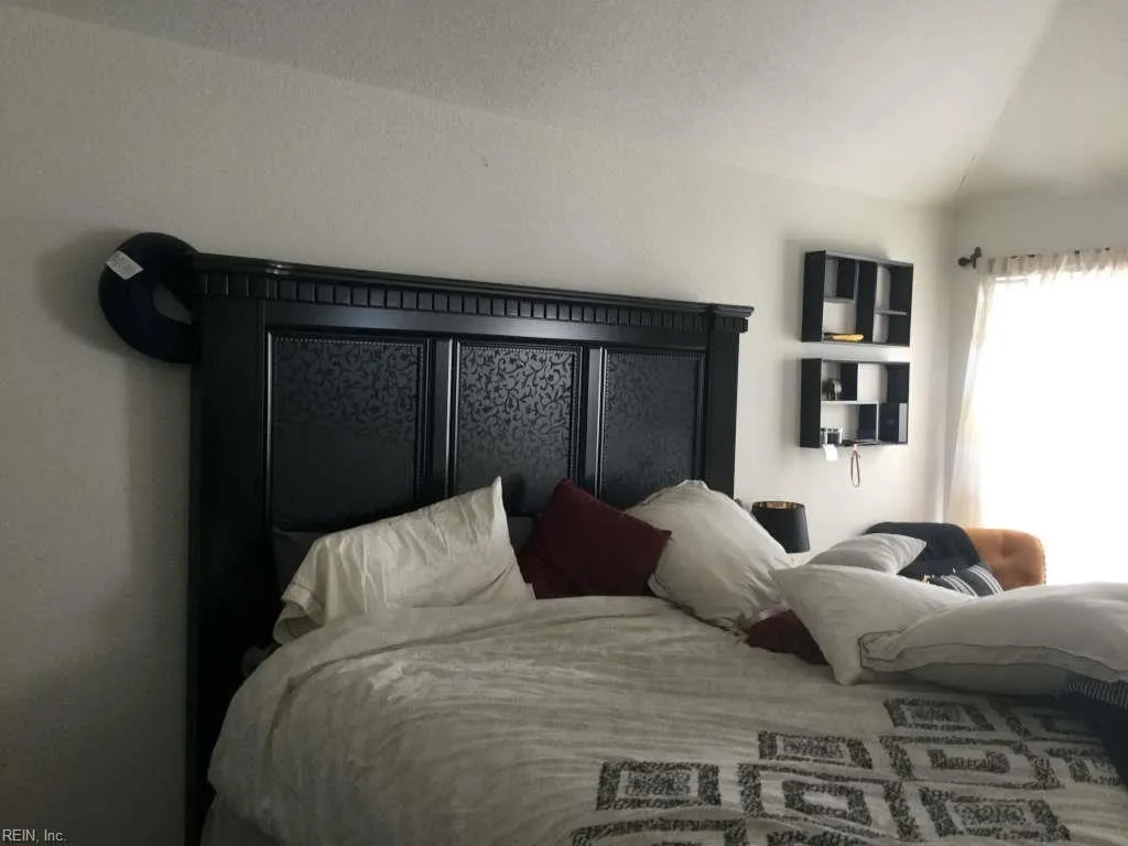 Chesapeake, Virginia 23320, United States, 5 Bedrooms Bedrooms, ,3 BathroomsBathrooms,Residential,Active,205833