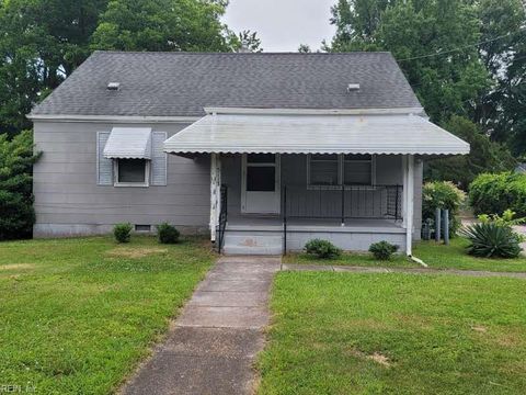 Single Family Residence in Norfolk VA 5113 Norvella Avenue.jpg