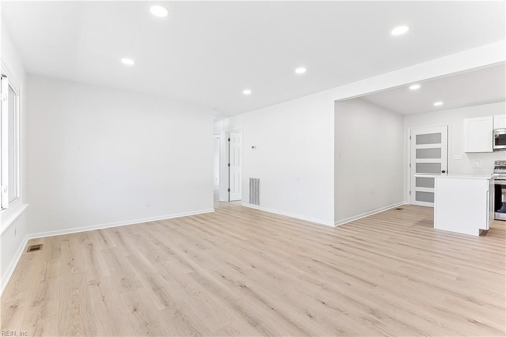 Photo of 1314 Saxton Drive, Hampton, VA 23669 (MLS # 10626527)