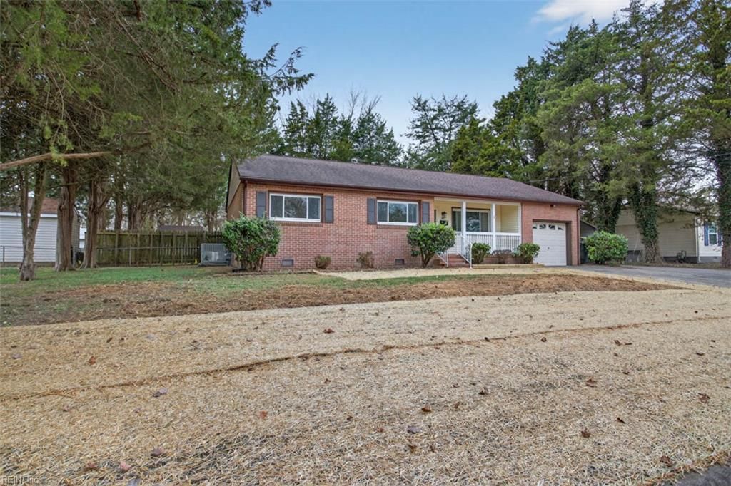 Photo of 3 Roosevelt Drive, Newport News, VA 23608 (MLS # 10614355)