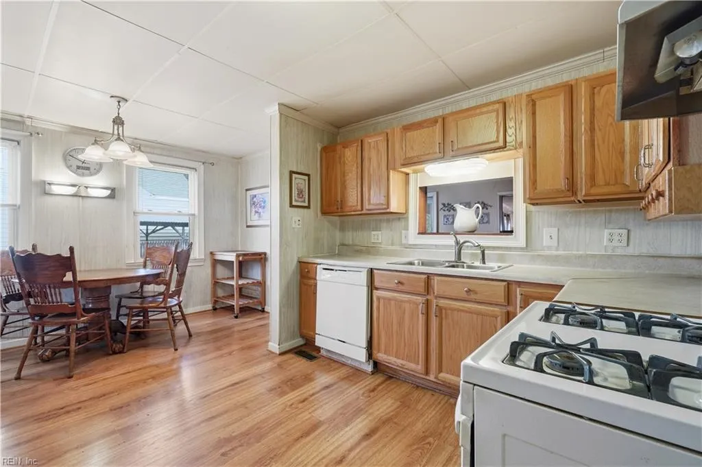 Chesapeake, Virginia 23325, United States, 3 Bedrooms Bedrooms, ,2 BathroomsBathrooms,Residential,Active,256300