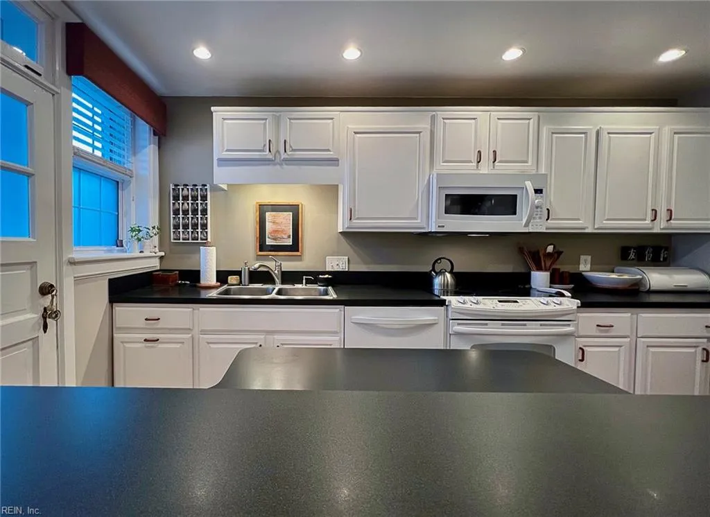 Norfolk, Virginia 23517, United States, 3 Bedrooms Bedrooms, ,2 BathroomsBathrooms,Residential,Active,96609