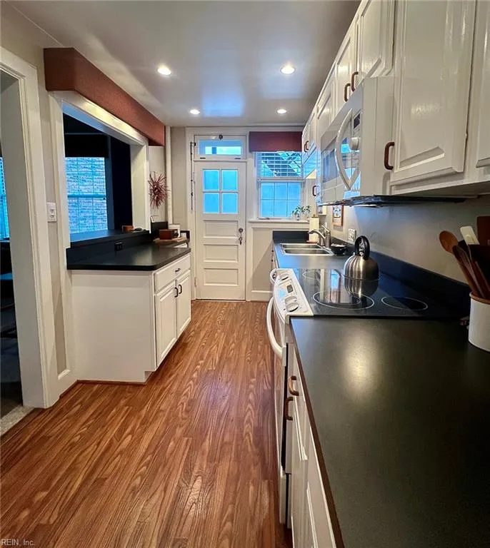 Norfolk, Virginia 23517, United States, 3 Bedrooms Bedrooms, ,2 BathroomsBathrooms,Residential,Active,96609