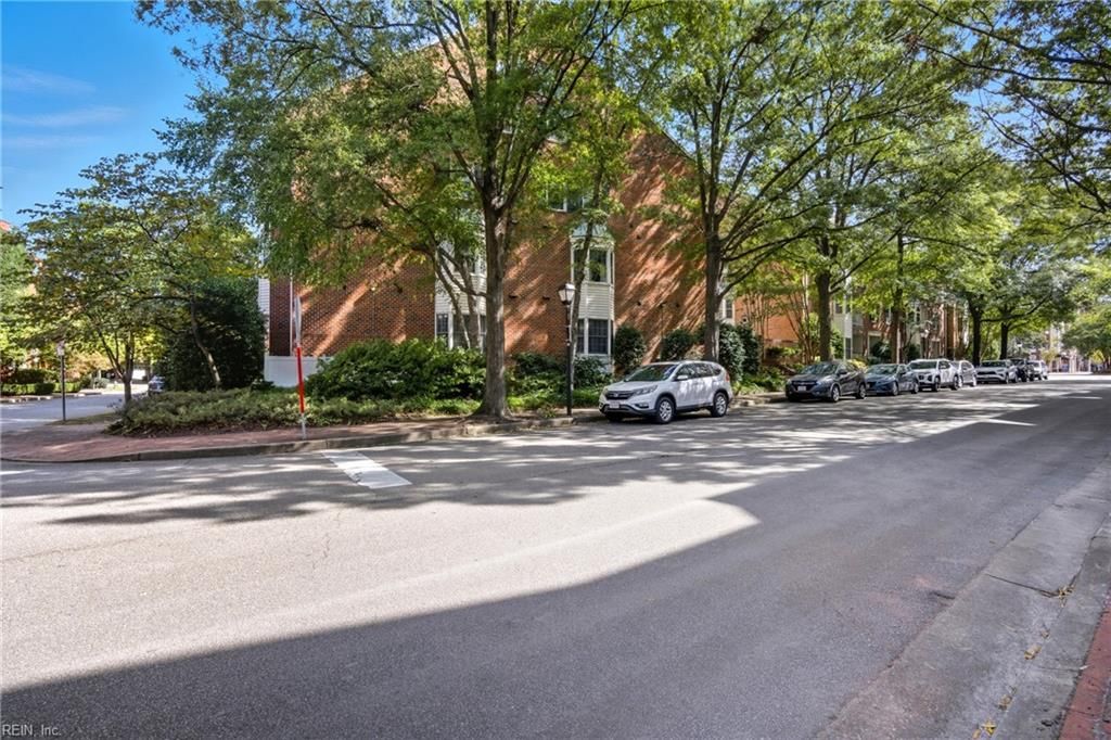 Photo of 230 College Pl Pl #213, Norfolk, VA 23510 (MLS # 10605263)