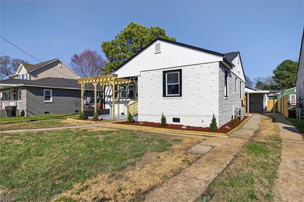 Photo of 2711 Evergreen Place, Portsmouth, VA 23704 (MLS # 10624530)