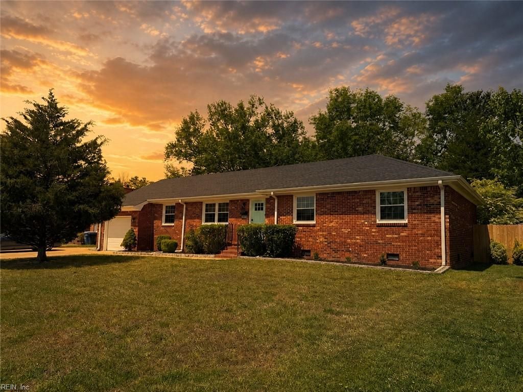 Photo of 3424 Plum Crescent, Virginia Beach, VA 23453 (MLS # 10632767)