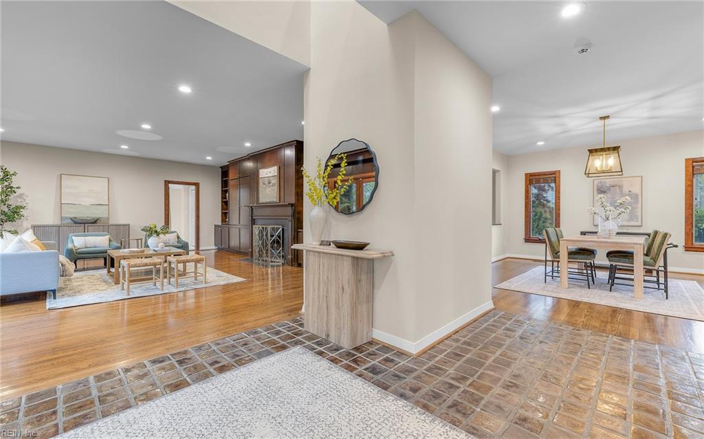 820 Cavalier DR