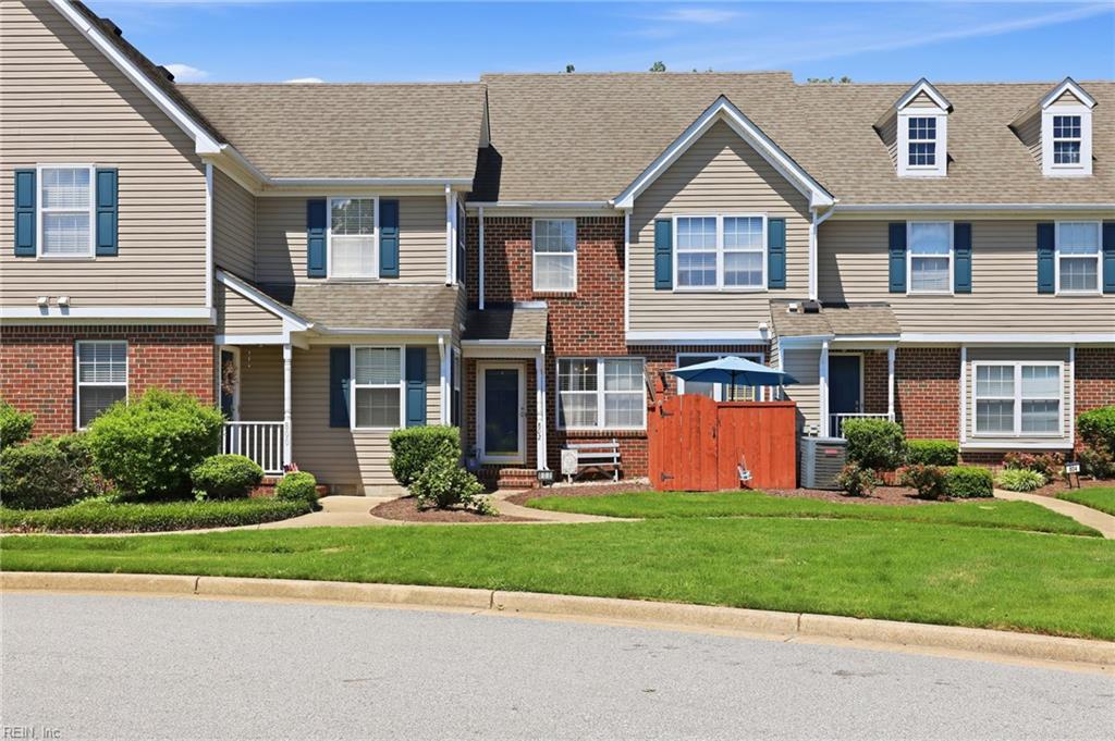 Photo of 802 Primrose Lane, Chesapeake, VA 23320 (MLS # 10644311)