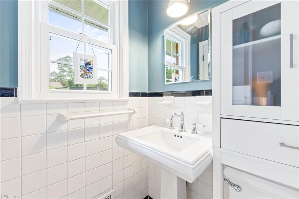 Virginia Beach, Virginia 23454, United States, 3 Bedrooms Bedrooms, ,2 BathroomsBathrooms,Residential,Active,147442