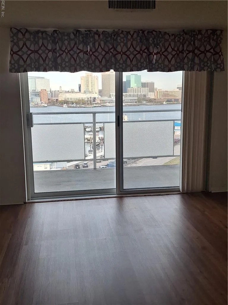 Portsmouth, Virginia 23704, United States, 1 Bedroom Bedrooms, ,1 BathroomBathrooms,Residential,Active,240806