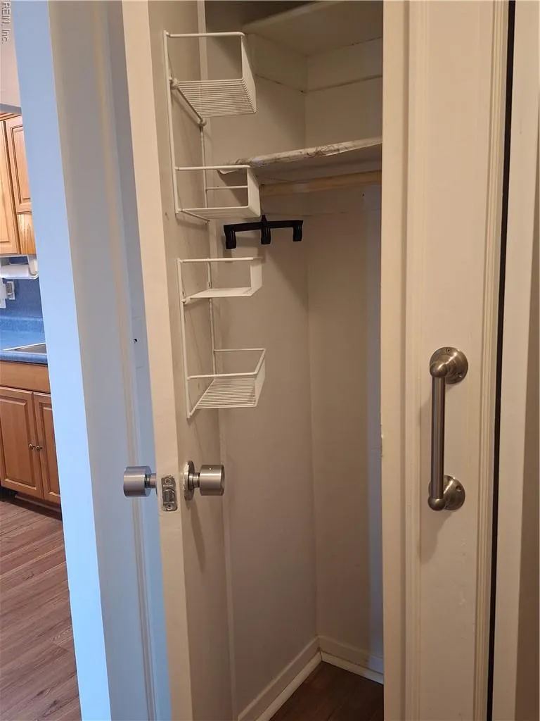 Portsmouth, Virginia 23704, United States, 1 Bedroom Bedrooms, ,1 BathroomBathrooms,Residential,Active,240806