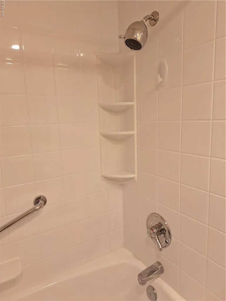 Portsmouth, Virginia 23704, United States, 1 Bedroom Bedrooms, ,1 BathroomBathrooms,Residential,Active,240806