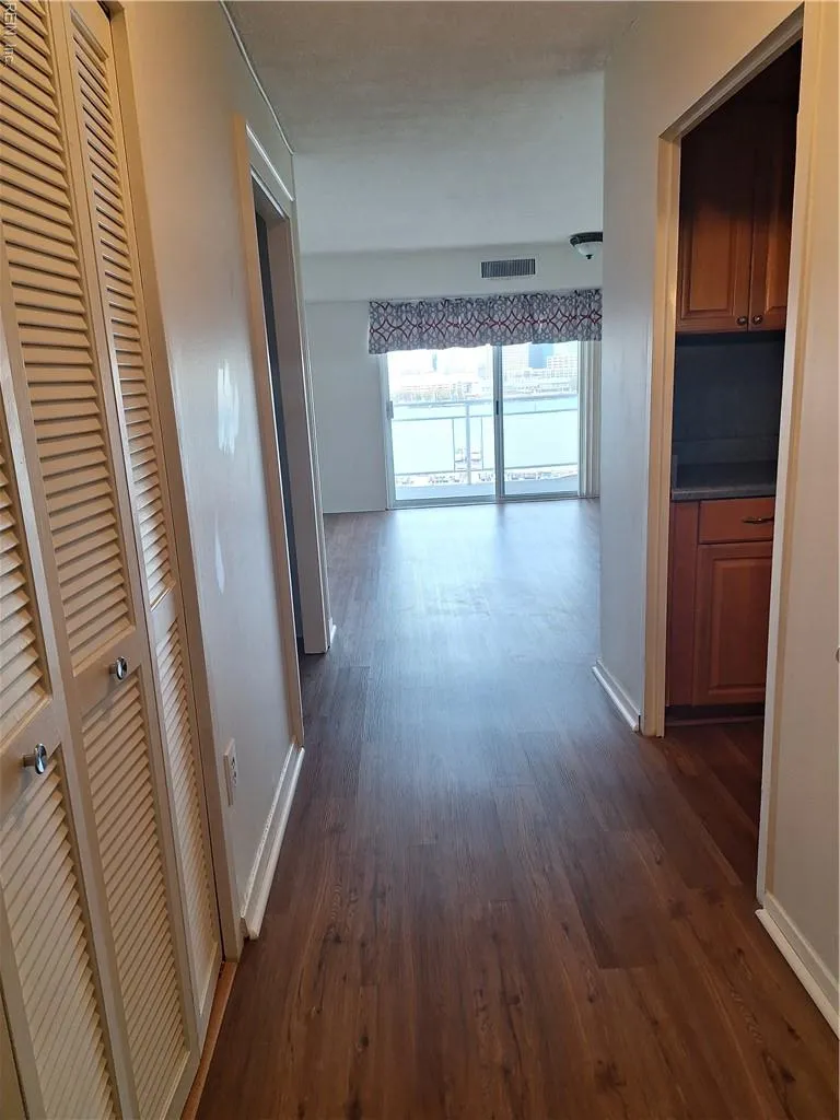 Portsmouth, Virginia 23704, United States, 1 Bedroom Bedrooms, ,1 BathroomBathrooms,Residential,Active,240806