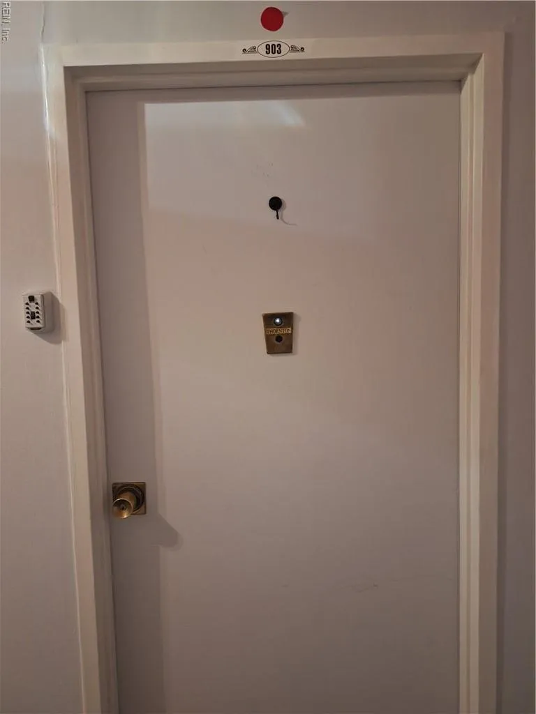 Portsmouth, Virginia 23704, United States, 1 Bedroom Bedrooms, ,1 BathroomBathrooms,Residential,Active,240806