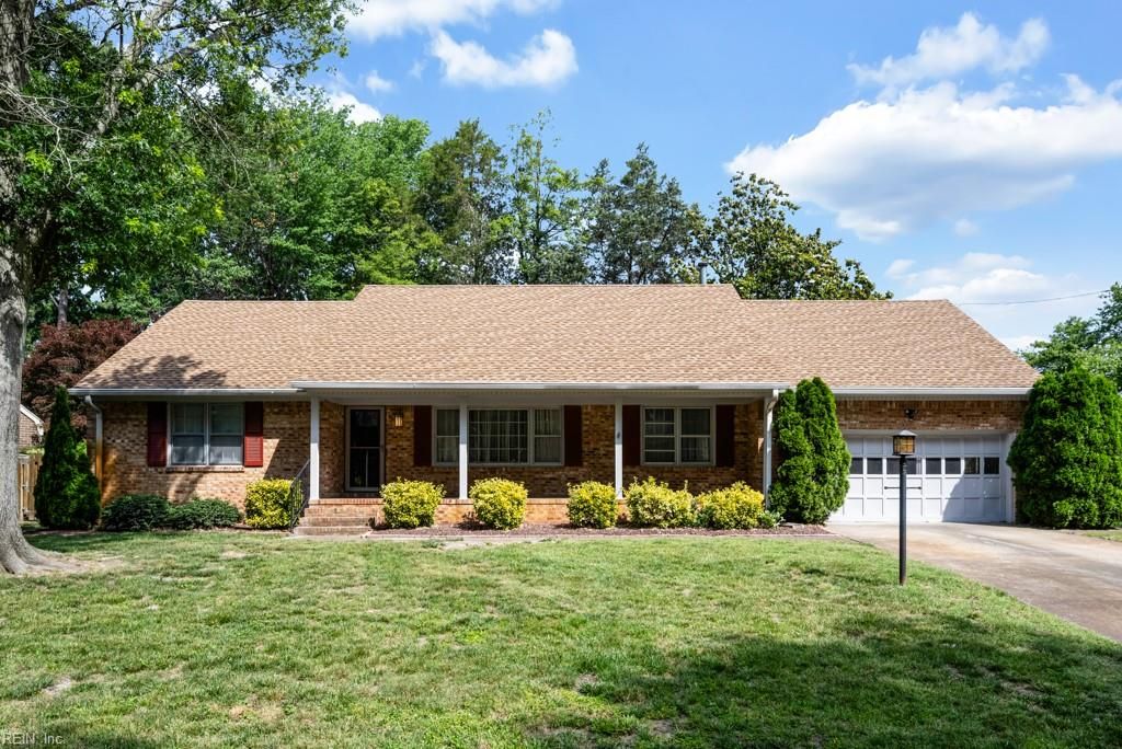 Photo of 3316 Mapleton Crescent, Chesapeake, VA 23321 (MLS # 10639341)