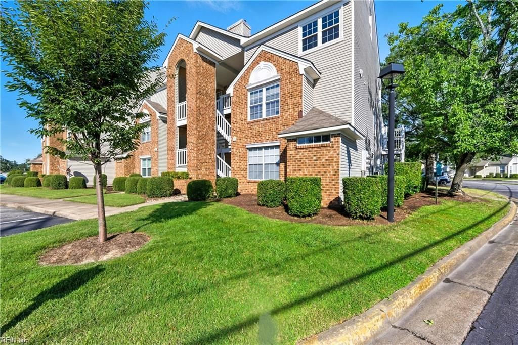 Photo of 4165 Laurel Green Circle, Virginia Beach, VA 23456 (MLS # 10630247)