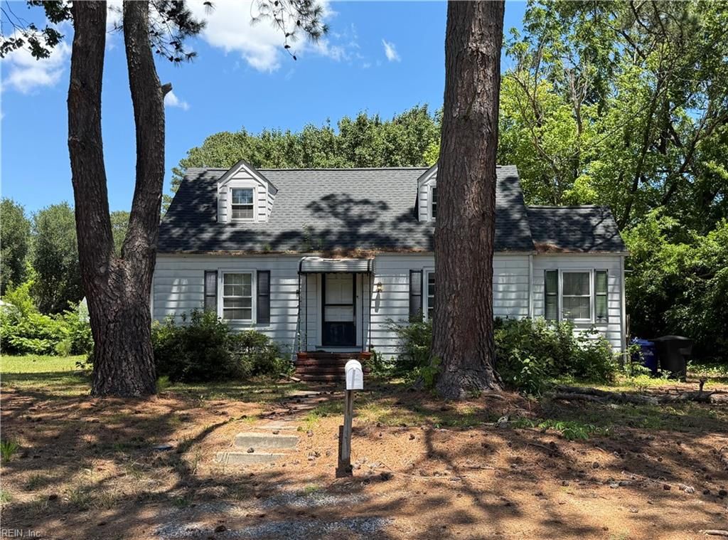Photo of 8 Van Patton Place, Portsmouth, VA 23701 (MLS # 10637315)