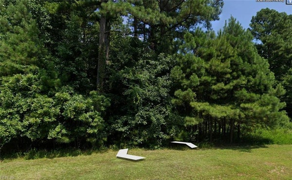 14307 LAWNES CREEK XING, SMITHFIELD, VA 23430 - Image b82c487fcdaeb678662e94dbf43ce402/1723359