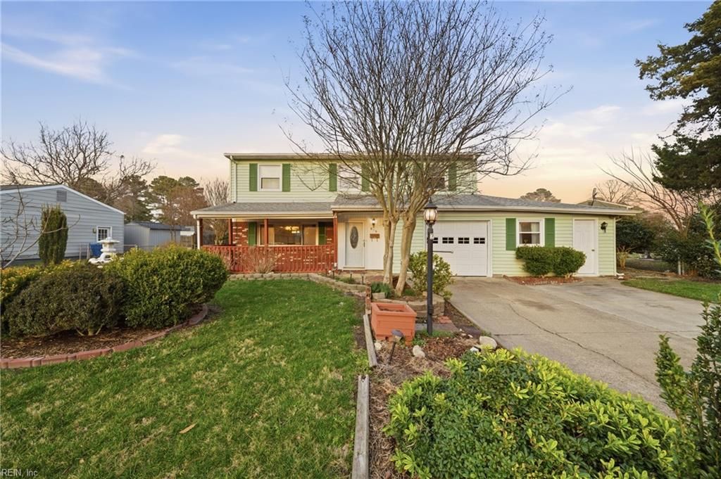 Photo of 816 Lamplight Lane, Virginia Beach, VA 23452 (MLS # 10623765)