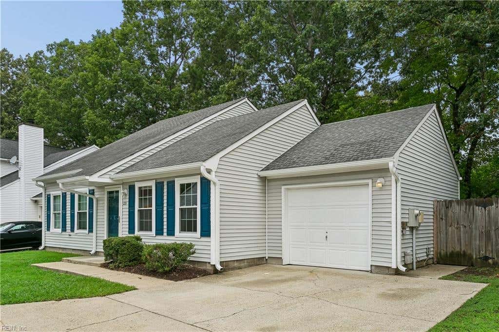 Photo of 231 Gate House Road, Newport News, VA 23608 (MLS # 10647949)