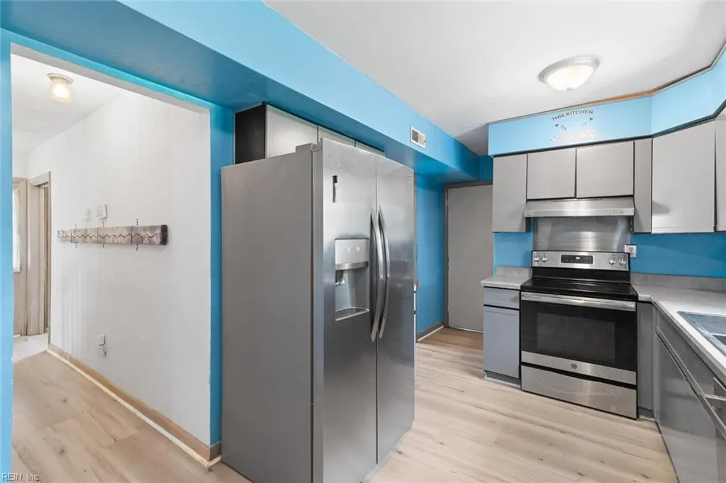 Hampton, Virginia 23669, United States, 4 Bedrooms Bedrooms, ,3 BathroomsBathrooms,Residential,Pending,180971