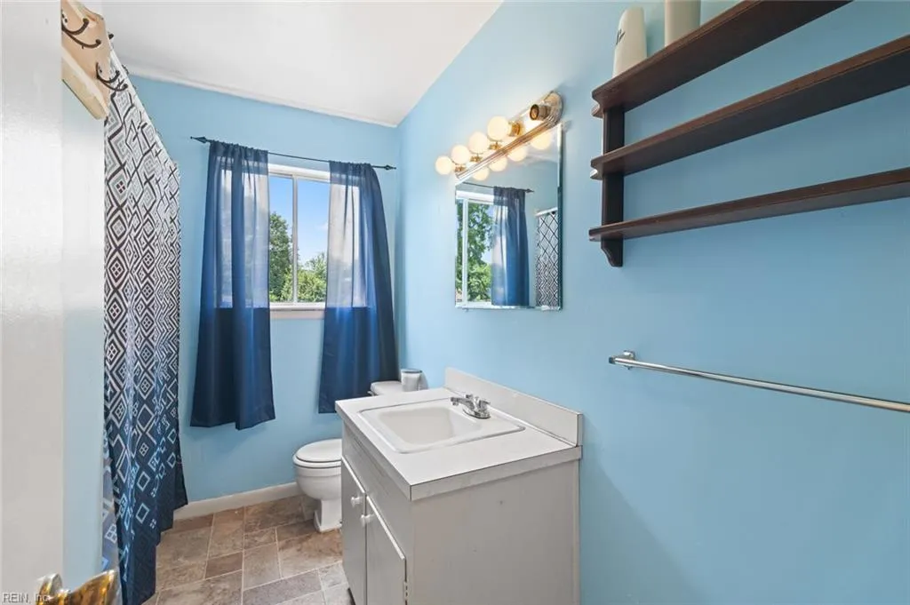 Hampton, Virginia 23669, United States, 4 Bedrooms Bedrooms, ,3 BathroomsBathrooms,Residential,Pending,180971