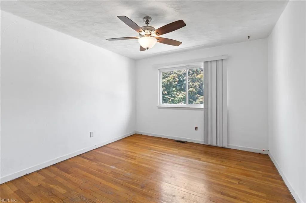 Hampton, Virginia 23669, United States, 4 Bedrooms Bedrooms, ,3 BathroomsBathrooms,Residential,Pending,180971