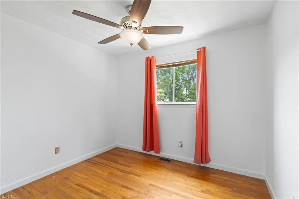 Hampton, Virginia 23669, United States, 4 Bedrooms Bedrooms, ,3 BathroomsBathrooms,Residential,Pending,180971