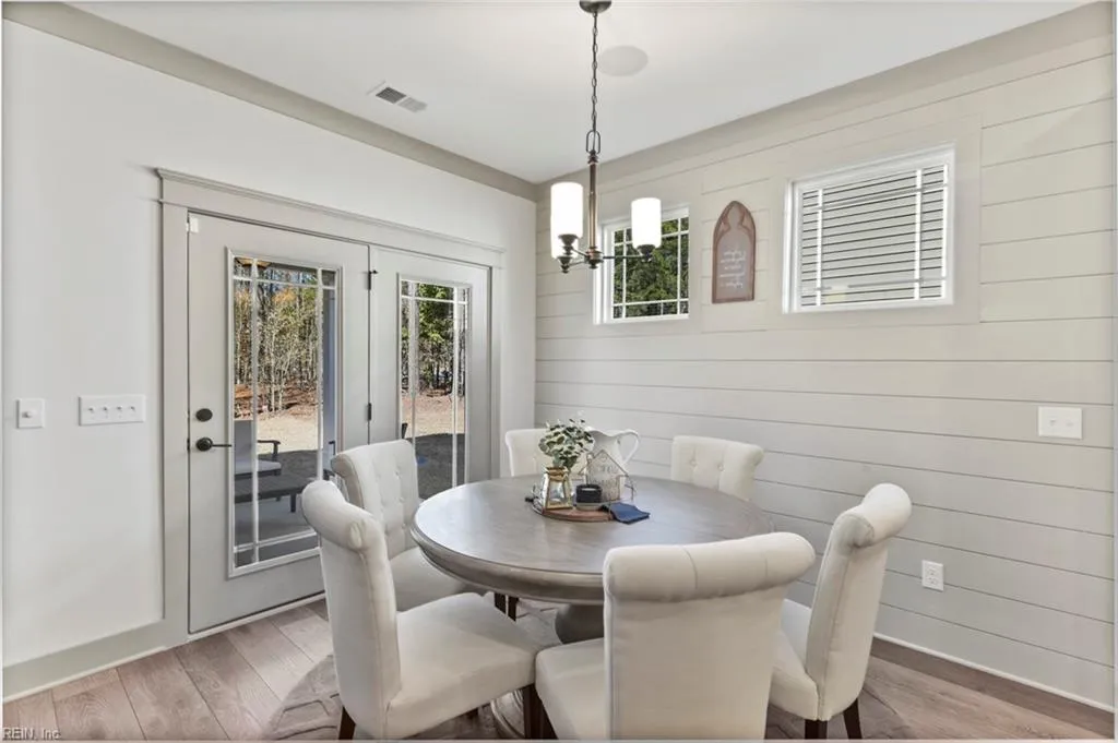 Windsor, Virginia 23487, United States, 4 Bedrooms Bedrooms, ,4 BathroomsBathrooms,Residential,Active,244987